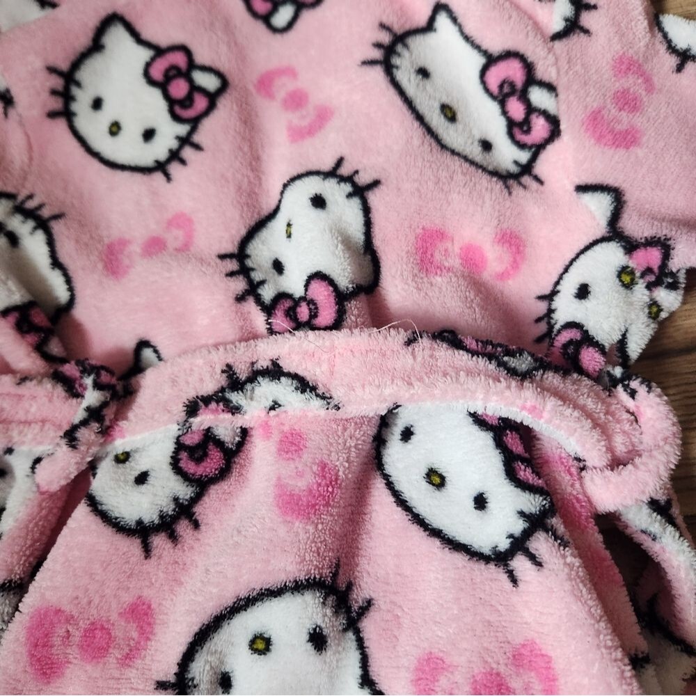 Hello Kitty Pink Robe Size 3T - Picture 14 of 16